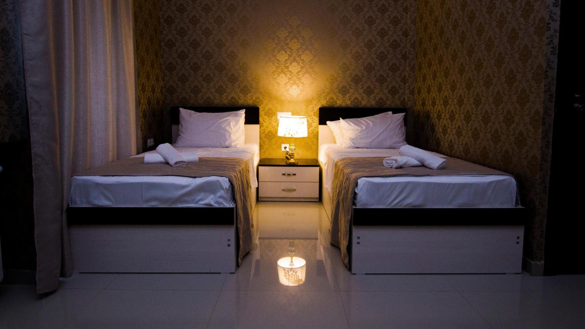 Hotel Care Inn Tbilisi Esterno foto