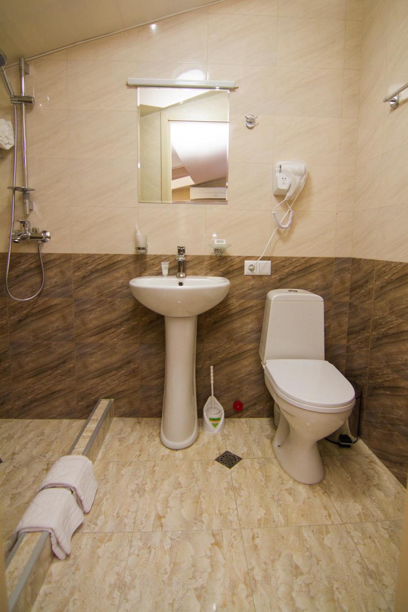 Hotel Care Inn Tbilisi Esterno foto
