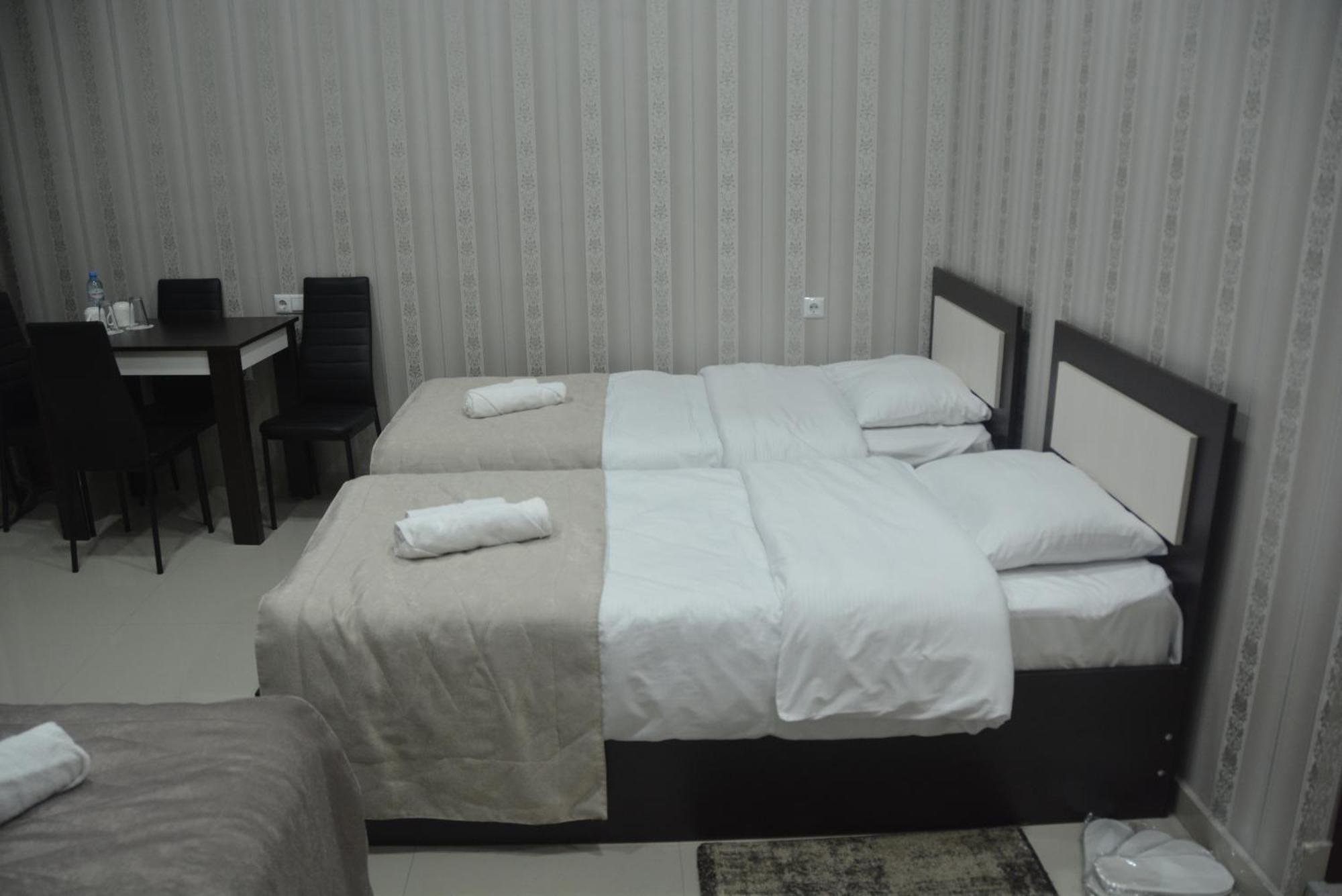 Hotel Care Inn Tbilisi Esterno foto